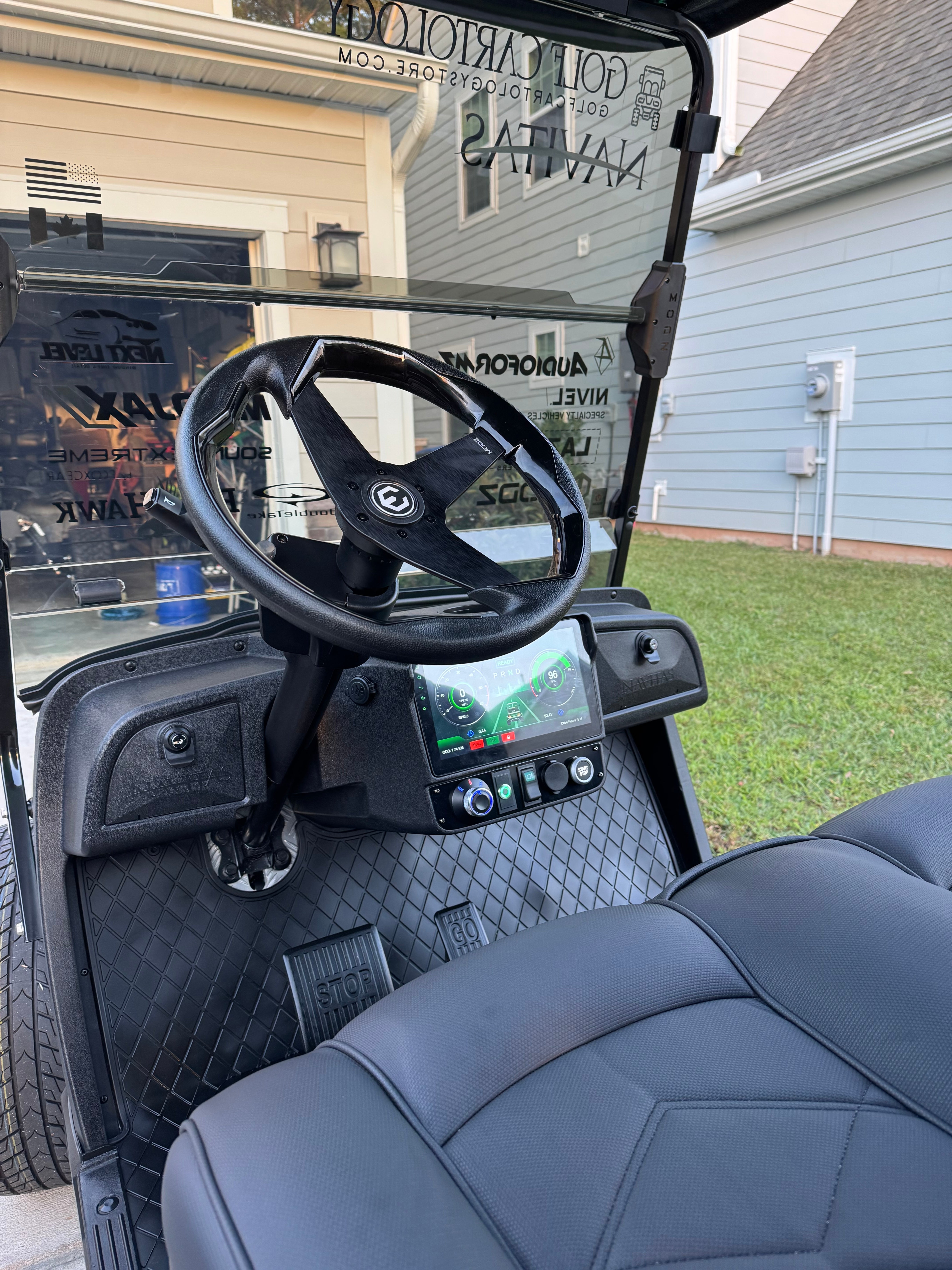 Kit, Navitas 10" Display (CAN) and Dash Kit for EZGO TXT and Navitas Chassis